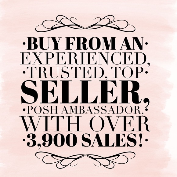 Black Floral 3/4 Sleeve Plus Soft Pocket Tunic! - Picture 15 of 16